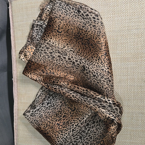 Leopard Print Scarf - Picture 2 of 3